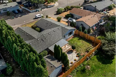 20025 SW Newcastle Dr, Beaverton, OR 97078 - Photo 41