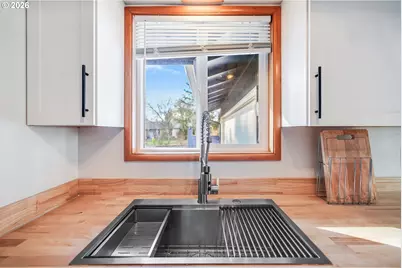 310 NE 170th Ave, Portland, OR 97230 - Photo 11