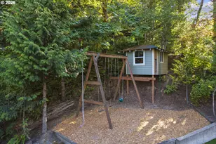 1048 NW Eloise Ln, Portland, OR 97229 - Photo 47