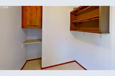 120 SE Edwards Ave, Winston, OR 97496 - Photo 15