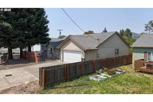 120 SE Edwards Ave, Winston, OR 97496 - Photo 17