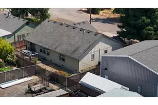 120 SE Edwards Ave, Winston, OR 97496 - Photo 21