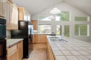 4053 Sabrena Ave, Eugene, OR 97404 - Photo 11