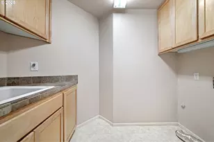 4053 Sabrena Ave, Eugene, OR 97404 - Photo 35