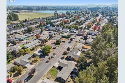 914 James St, Independence, OR 97351 - Photo 45