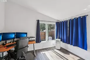 914 James St, Independence, OR 97351 - Photo 25