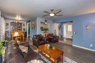 2331 SW 27th Dr, Gresham, OR 97080 - Photo 9