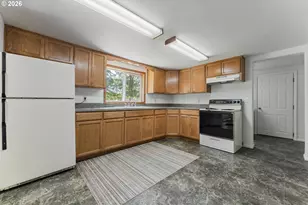 42705 N River Dr, Sweet Home, OR 97386 - Photo 7