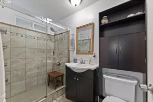 2046 NE Freemont Ave, Roseburg, OR 97470 - Photo 23