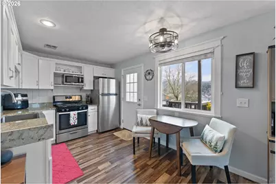 2046 NE Freemont Ave, Roseburg, OR 97470 - Photo 11