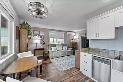 2046 NE Freemont Ave, Roseburg, OR 97470 - Photo 7