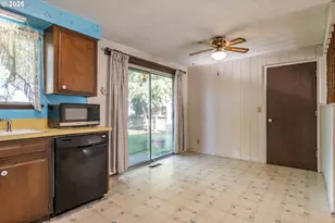 2020 Del Mar Dr, Roseburg, OR 97471 - Photo 9