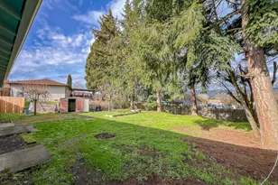 2020 Del Mar Dr, Roseburg, OR 97471 - Photo 15