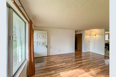 2020 Del Mar Dr, Roseburg, OR 97471 - Photo 5