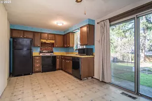 2020 Del Mar Dr, Roseburg, OR 97471 - Photo 11