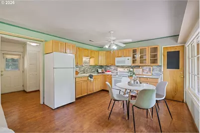 10842 Washougal River Rd, Washougal, WA 98671 - Photo 9