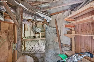 7007 Placer Rd, Wolf Creek, OR 97497 - Photo 43