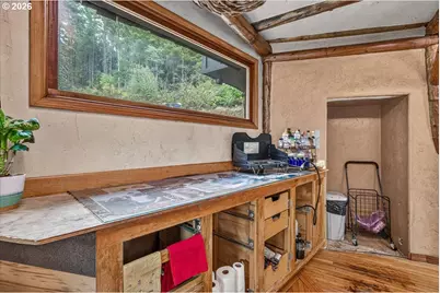 7007 Placer Rd, Wolf Creek, OR 97497 - Photo 23