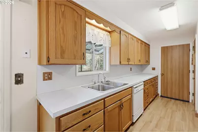 4320 Fox Hollow Rd, Eugene, OR 97405 - Photo 9