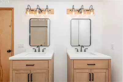 29409 E Edgewater Dr, Mount Hood Village, OR 97067 - Photo 37