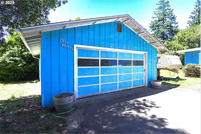 2932 Ash St, North Bend, OR 97459 - Photo 25