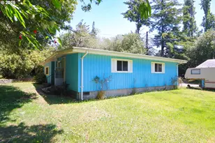2932 Ash St, North Bend, OR 97459 - Photo 33