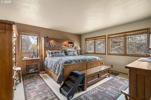 69944 Meadow View Rd, Sisters, OR 97759 - Photo 17