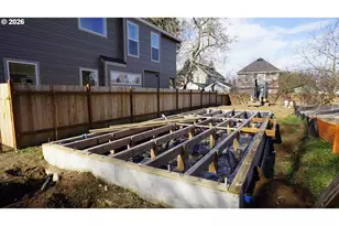 2511 N Winchell St, Portland, OR 97217 - Photo 3