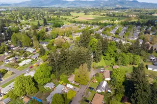 237 Myoak Dr, Eugene, OR 97404 - Photo 31