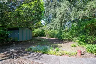 237 Myoak Dr, Eugene, OR 97404 - Photo 21
