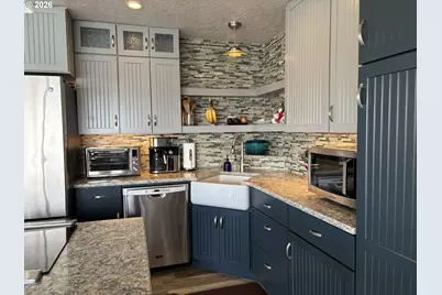 1000 SE Bay Blvd #239, Newport, OR 97365 - Photo 9
