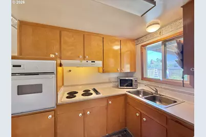 1662 Umpqua Rd, Woodburn, OR 97071 - Photo 5