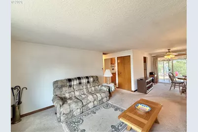 1662 Umpqua Rd, Woodburn, OR 97071 - Photo 7