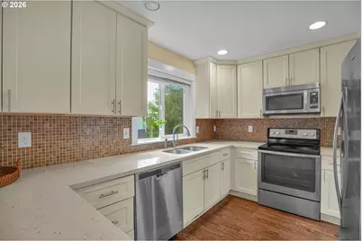 813 NE 194th Ave, Portland, OR 97230 - Photo 13