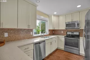 813 NE 194th Ave, Portland, OR 97230 - Photo 13
