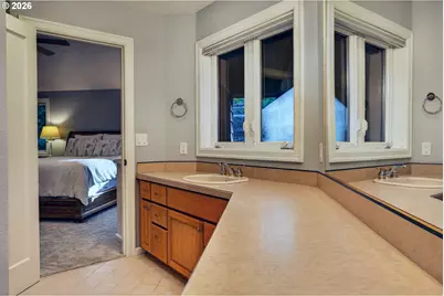 10408 SW 53rd Ave, Portland, OR 97219 - Photo 23