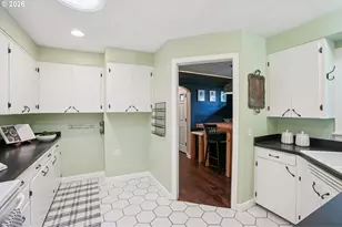 330 NW 14th St, McMinnville, OR 97128 - Photo 13