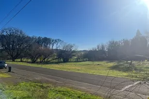 395 S Larch Pl, Yamhill, OR 97148 - Photo 23