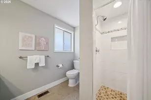 6642 Oakridge Dr, Gladstone, OR 97027 - Photo 17