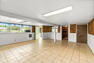 341 Ransom Ct, Eugene, OR 97401 - Photo 17