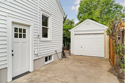 2371 SE 51st Ave, Portland, OR 97215 - Photo 31
