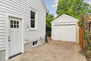 2371 SE 51st Ave, Portland, OR 97215 - Photo 31