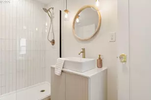 2371 SE 51st Ave, Portland, OR 97215 - Photo 5