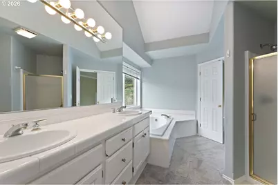 2714 SW Leah Ct, Portland, OR 97219 - Photo 19