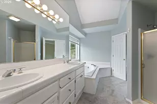 2714 SW Leah Ct, Portland, OR 97219 - Photo 19