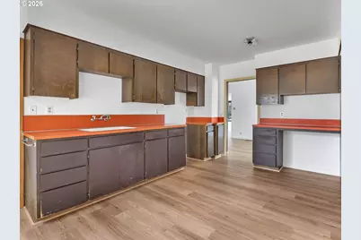 7626 SE Carlton St, Portland, OR 97206 - Photo 9
