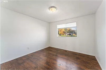 3046 Crystal Mountain Ave, Medford, OR 97504 - Photo 15