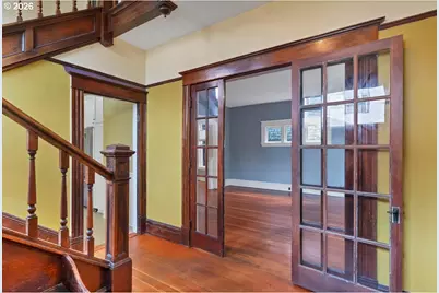 71 NE San Rafael St, Portland, OR 97035 - Photo 9