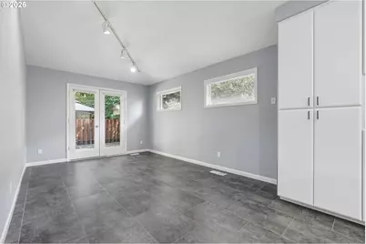 875 NE Eaglenest Ct, Hillsboro, OR 97124 - Photo 17