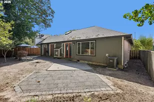 875 NE Eaglenest Ct, Hillsboro, OR 97124 - Photo 43